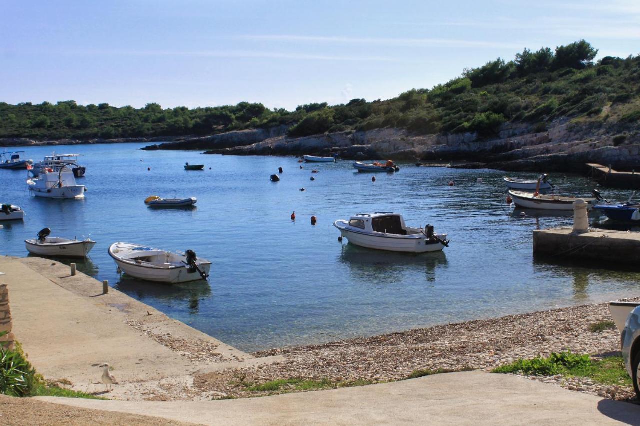 Apartments By The Sea Rukavac, Vis - 2478 Rukavac  Εξωτερικό φωτογραφία